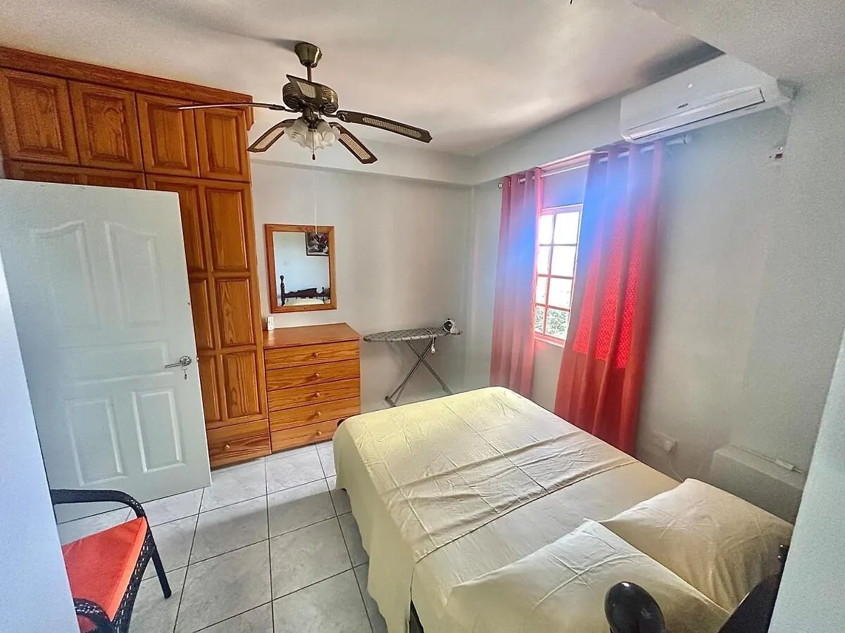 Hope Hideaway Daire Bequia Island